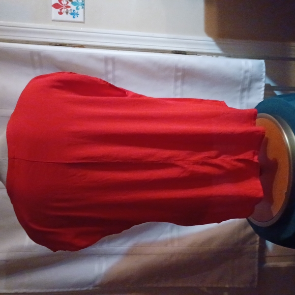 Liz Claiborne Women's petite L Red blouse - Picture 3 of 9